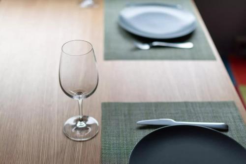 Fantastic 1BR Apartment with Terrace in Athens - image 8