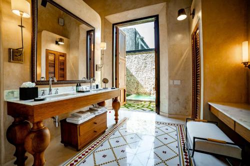 Superior Suite image 7