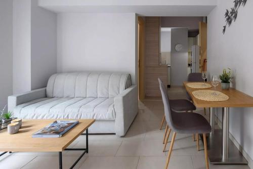 Amazing 1BR Apartment in the Heart of Athens - main image