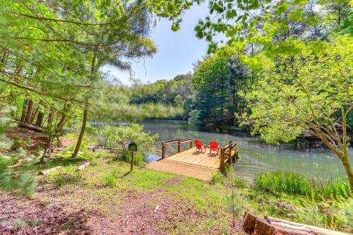 Cozy Lakeside Ellijay Cabin with Game Room and Dock!