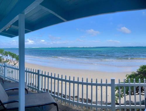 Moeʻuhane Kai Beach Front Home in Punaluu