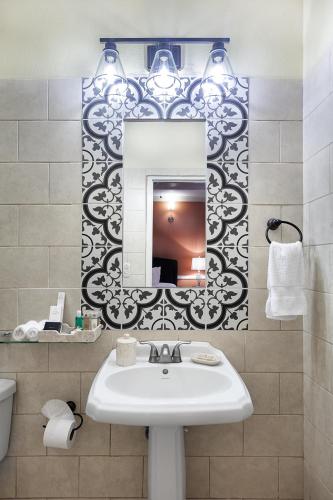 555393151 Hotel la Perla Leon