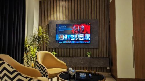 Penta Square - Executive One-Bed Suite - image 4
