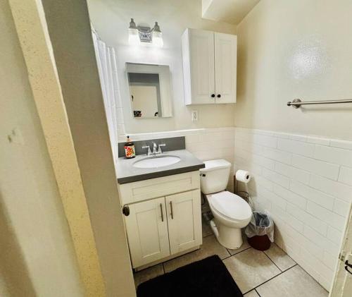 Middle of The Hollywood 1BD - Pool & Parking in Los Angeles, USA