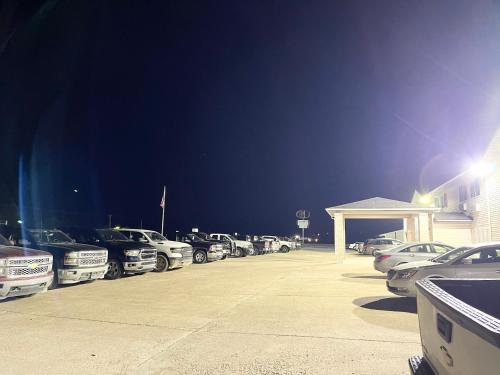 Heritage Inn & Suites