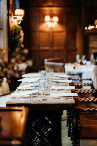555400680 The Crown Inn