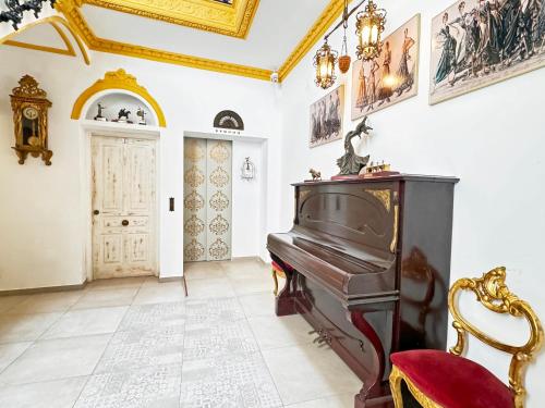 Palace House Hércules Apartments - image 5