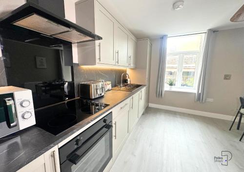 Faciliteiten, Hanley, Stoke - Modern Spacious Apartments by PolkaStays in Stoke On Trent