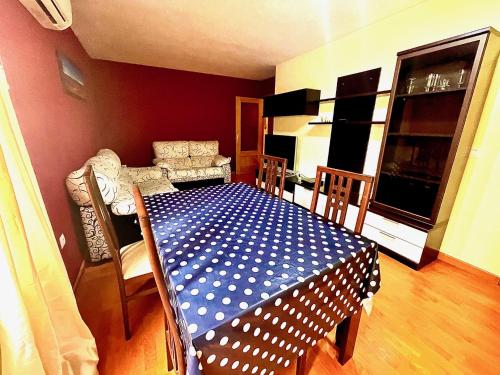 Jagatud salong / TV-ala, Acogedor piso en Puertollano in Puertollano