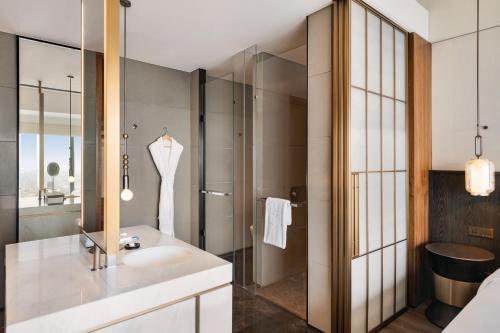 555426620 Shangri-La Nanning - The tallest hotel worldwide in Shangri-La Group