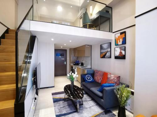 Duplex King Room image 8