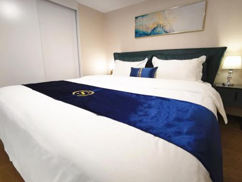Duplex King Room image 4
