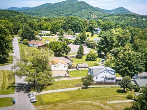 Cozy and spacious all inclusive main level apartment in a multi unit home