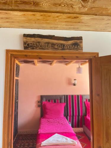 2 twin beds