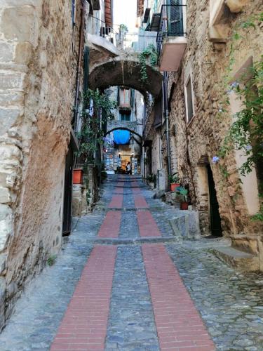 Stecadó Casté - Nel centro storico del paese