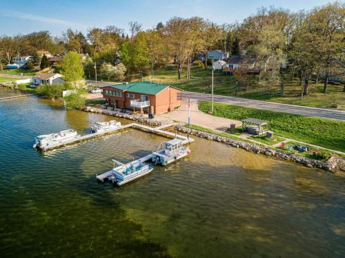 3BR Fife Lake Getaway with Fire Pit & Hot Tub 3BR Fife Lake Getaway with Fire Pit & Hot Tub