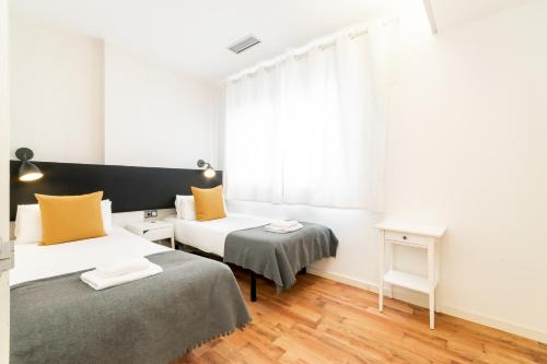 Unique Rentals - Placa Catalunya Central Apartments - image 14