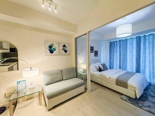 1BR Condotel at Azure Urban Resort Near Airport #AZ03, Manila