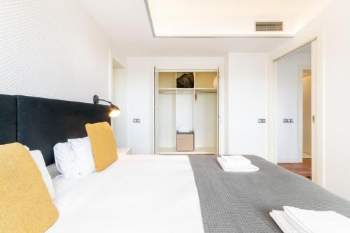 Unique Rentals - Placa Catalunya Central Apartments - image 7