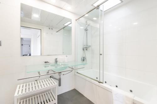 Unique Rentals - Placa Catalunya Central Apartments - image 4