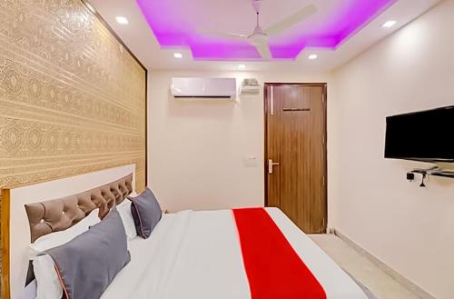 Hotel Green Palace- Near Anand Vihar Railway Station