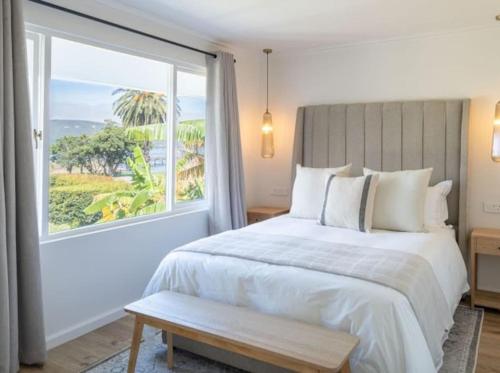Romantic Villa2 Getaway - beautiful views, kolkol, wifi and back up SOLAR, Knysna