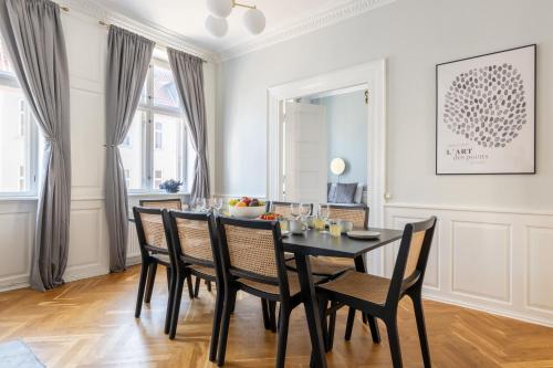Large Apartment with Canal View in Central CPH City, Kodaň (fotografie 2)