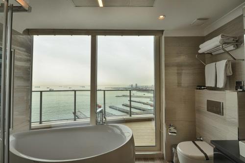 room detail thumbnail 2