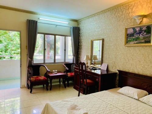 room detail thumbnail 1