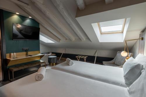 2 twin beds