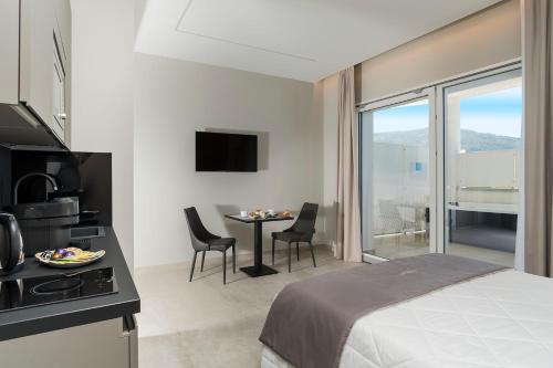 Double Room with Terrace image 7