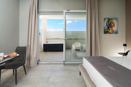 Double Room with Terrace image 5