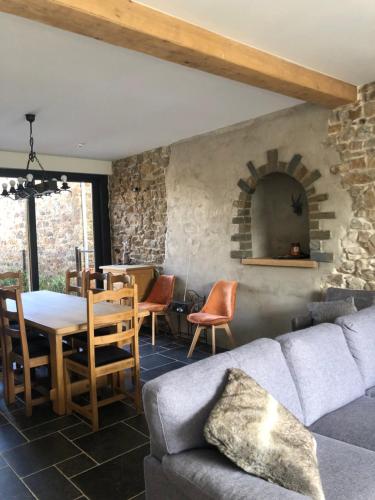 PLACE DE DOUSSY'S 5 Fanzel-Érezée