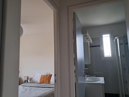 Chambre independante in Distre