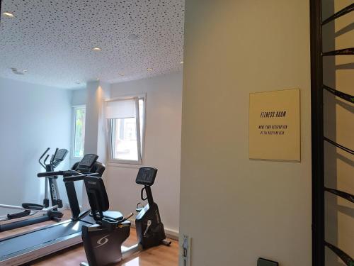 Athinais Hotel - image 3
