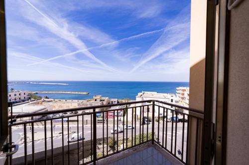 Five sea view apartments - by Click Salento 3