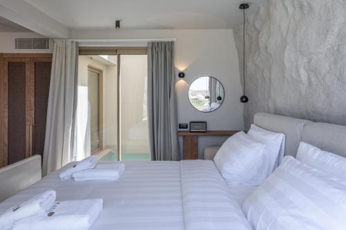 Solus Suites Milos