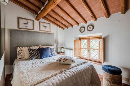 Grumo Farmhouse with Private Pool and View near Lucca