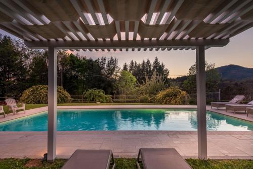 Grumo Farmhouse with Private Pool and View near Lucca