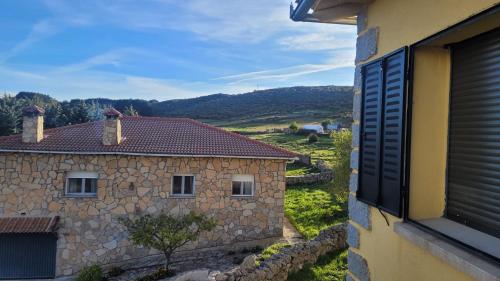Alma de Gredos in Hoyos de Miguel Muñoz