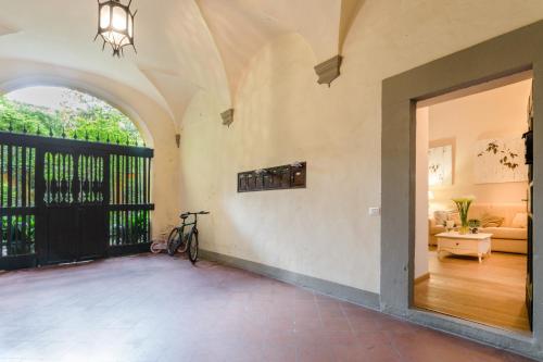 One-Bedroom Apartment image 1