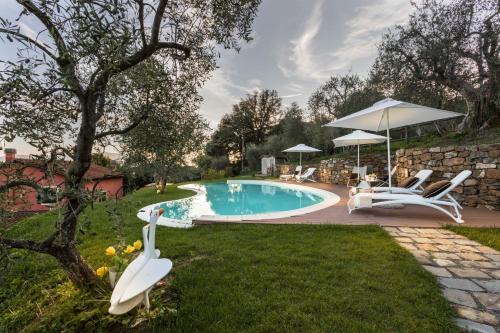 Villa Alberta Panoramic 4 Bedrooms Farmhouse with Private Pool in Lucca close to Town Centre - image 2