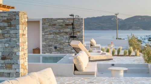 Solus Suites Milos