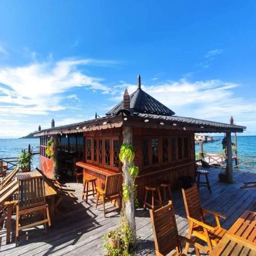 Ravintola, 100 m² Huvila alueella Semporna lentokenttä, 1 makuuhuone(tta), 1 yksityistä kylpyhuone(tta) (Parapat Water Village Resort) in Sempornan lähiöt