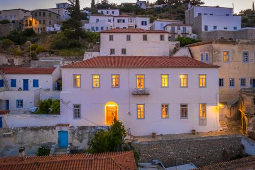 Hydra Hotel - image 12