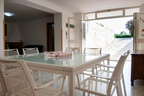 Létesítmények, Villa Almandia, Capitolo, Monopoli in Capitolo