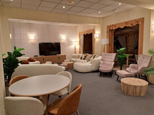 蒙克拉埃斯佩斯酒店 (Hotel Espace Montclar) in 蒙特克拉