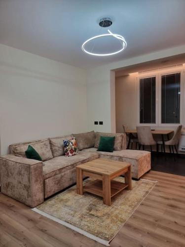 Peace and Love luxury apartment in Center, New Bazaar 2, Tirana (photo 6)