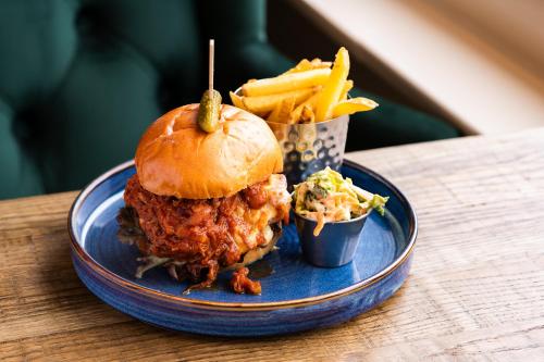 The Kings Arms and Royal Hotel - image 12