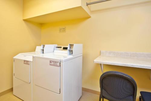 Fairfield Inn & Suites by Marriott Madison West/Middleton - image 6